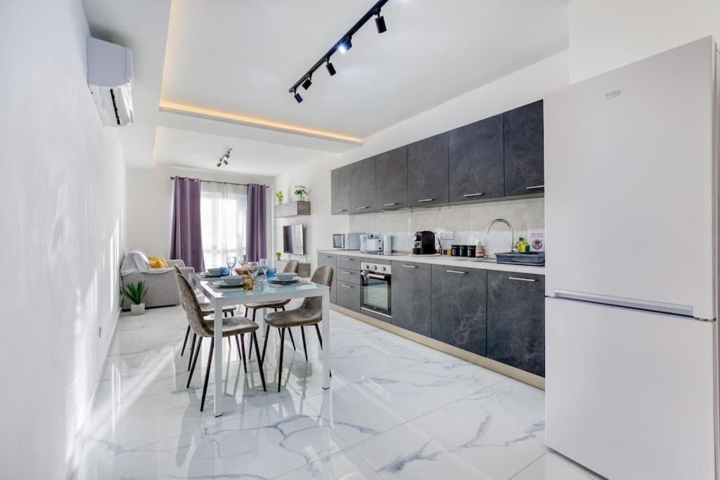 Ra5 - New, Bright & Spacious - Sliema-gzira Area! Appartement Gzira