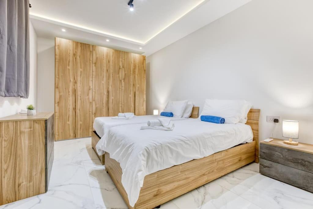 Ra5 - New, Bright & Spacious - Sliema-gzira Area! *