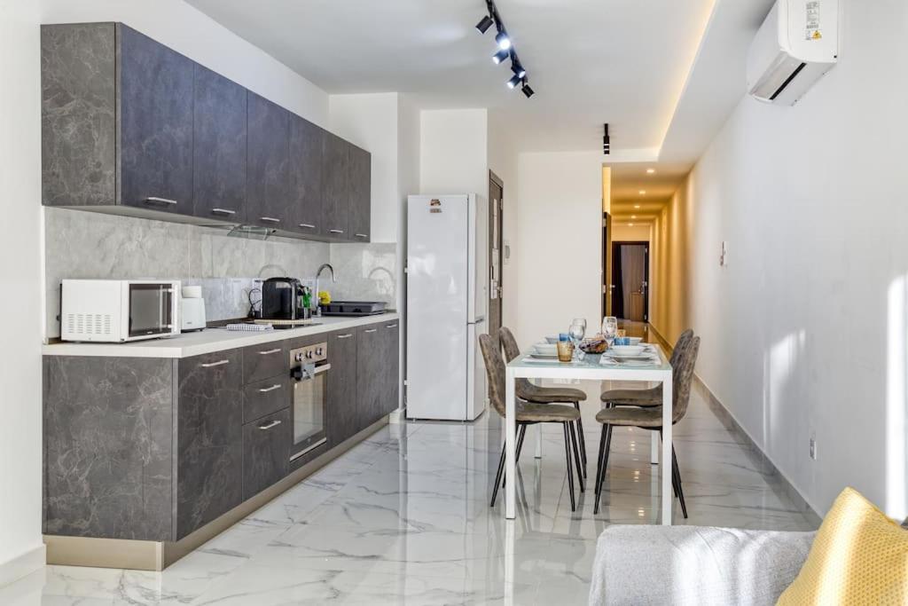 Ra5 - New, Bright & Spacious - Sliema-gzira Area! * Gzira